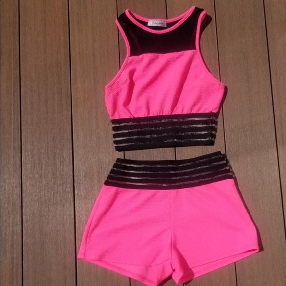 Two Piece Pink Activewear Set💕 - Picture 4 of 4